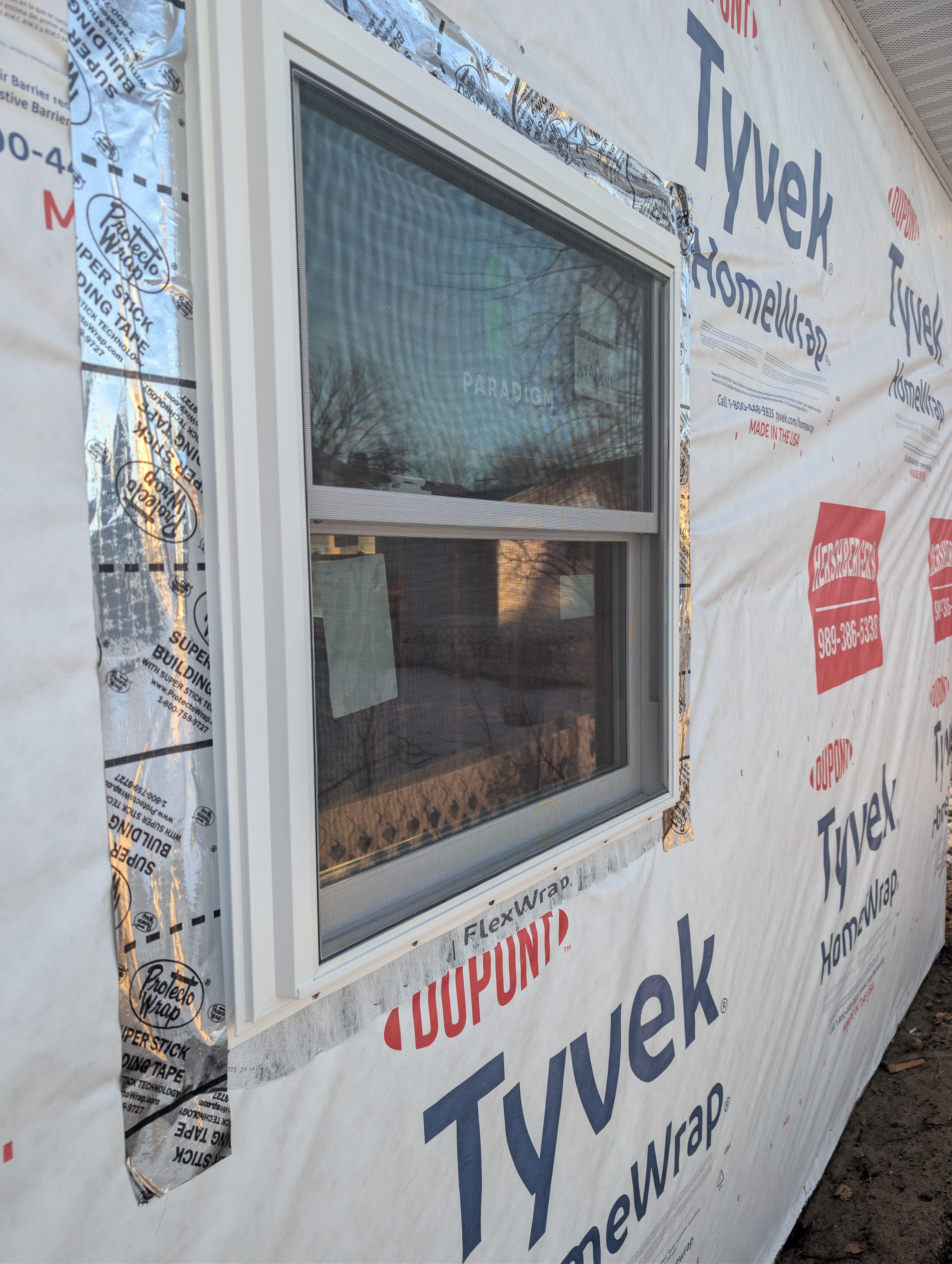 Window Detail with FlexWrap